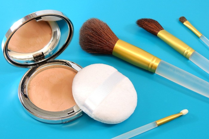 compact powder and brushes