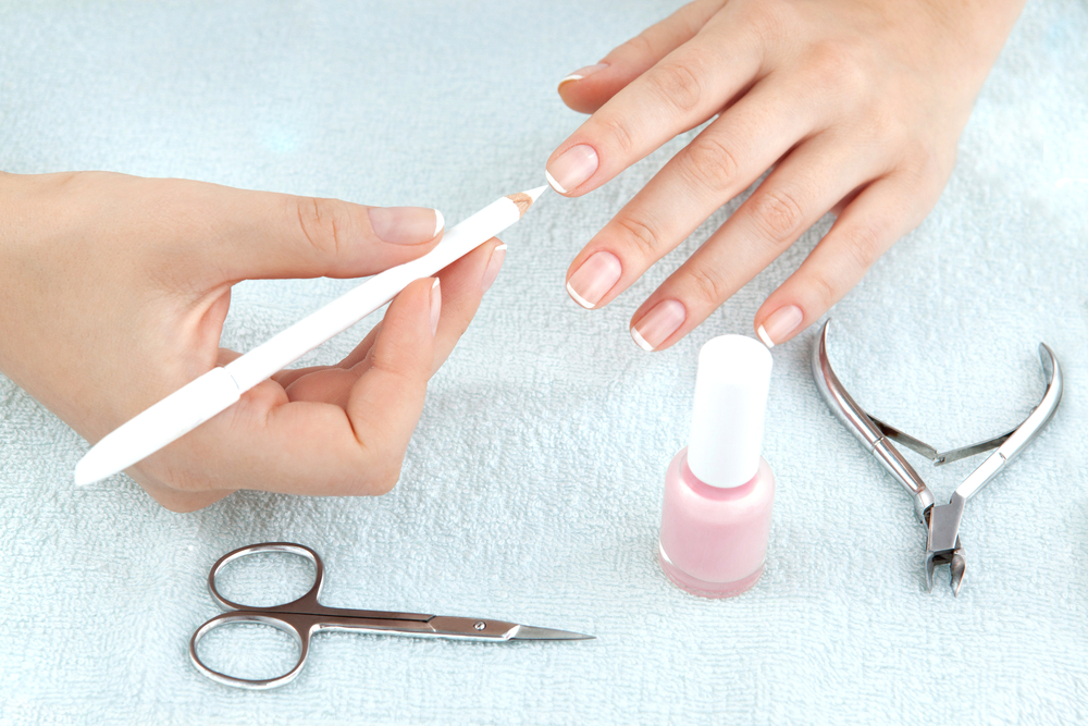 6 Simple Steps To Do French Manicure at Home. 