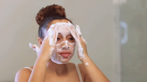 5 Bad Skin Habits That May Be Behind Your Clogged Pores