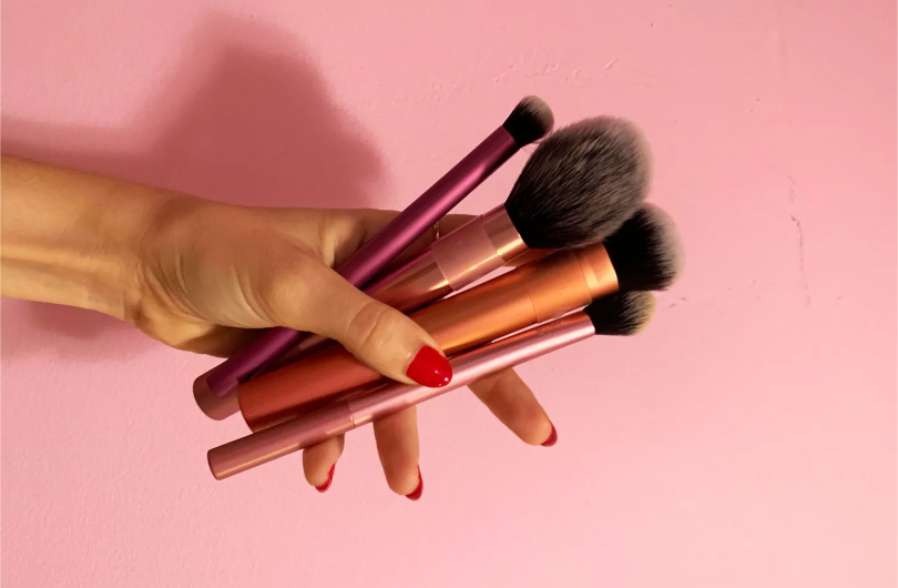 FREYARA Professional Makeup Brushes Set 25pcs Glitter Pink with Brushes  Holder White