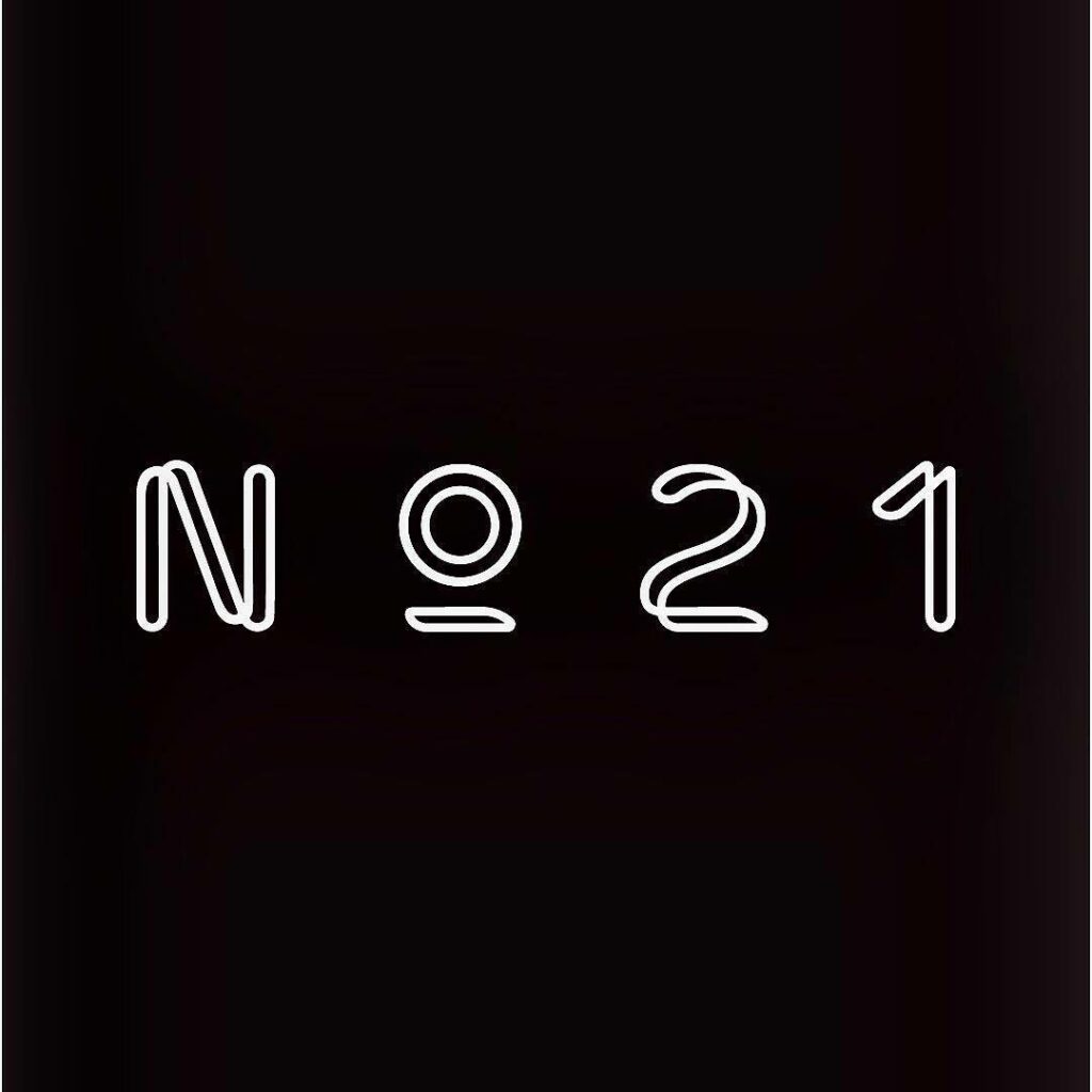 NO. 21 Salon
